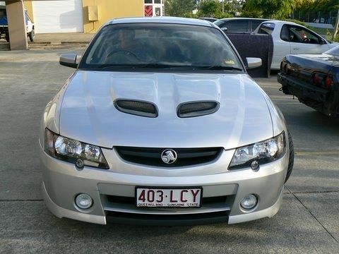 Vt commodore deals bonnet