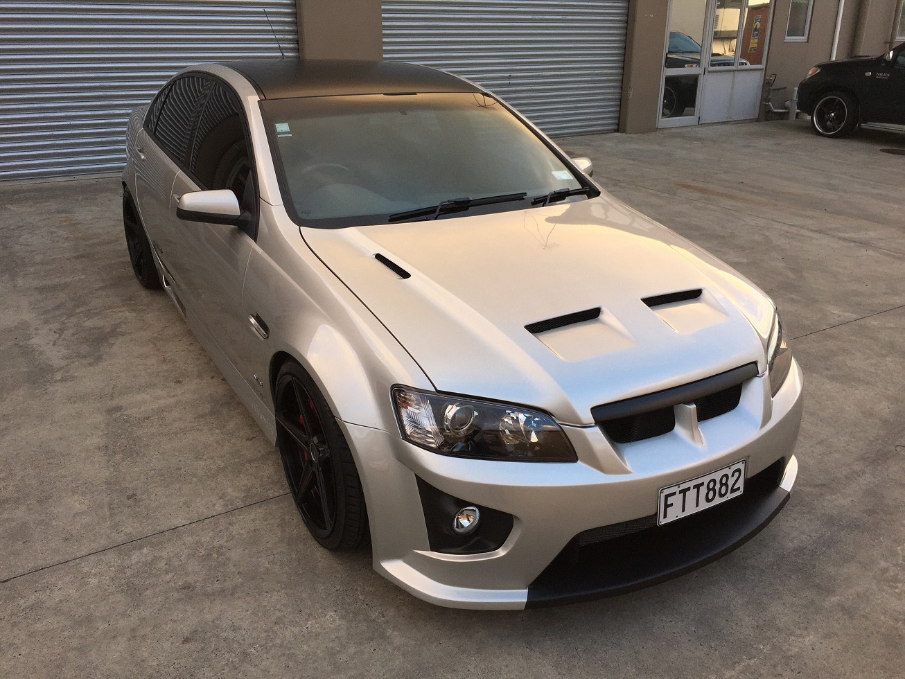 ve commodore aftermarket bonnet